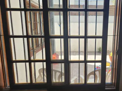 Depto Tipo Casa 6 ambientes con 2 baños