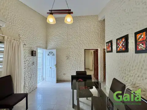 Casa 12 ambientes con 4 baños