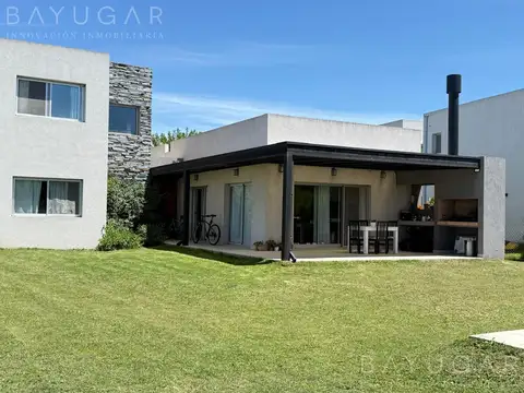 Casa en Venta en El Cantón, USD 243.000