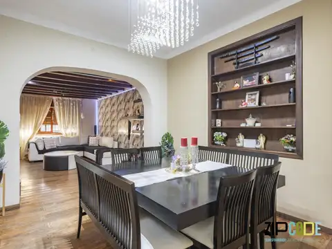 Casa 4 ambientes con 2 baños
