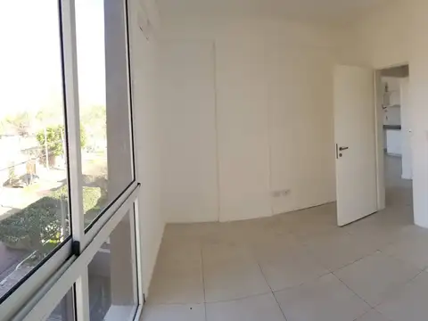 DEPTO DOS AMBIENTES C/ OPCIÓN COCHERA EN EDIFICIO - Flores de Estrada al 5000, R. de Escalada