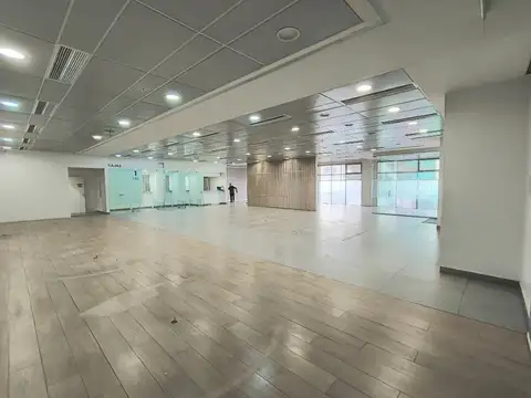 Local en Alquiler en Centro, USD 12.000