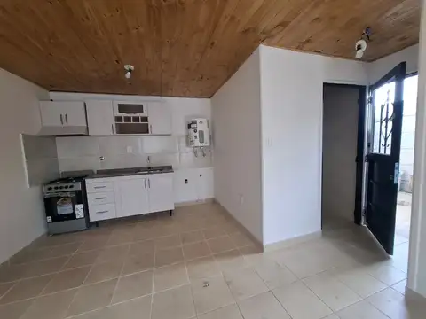 Casa en Alquiler con 1 cochera