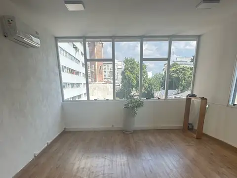 Roma al 400 super luminosa , amplia !!!!