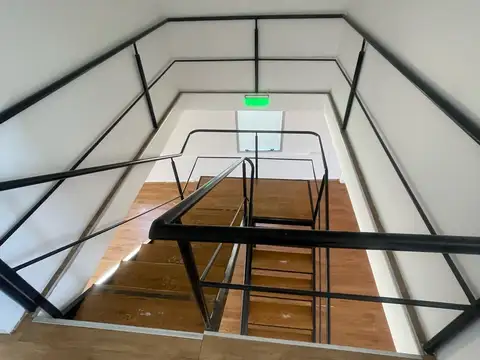 Oficina 2 ambientes con 3 baños