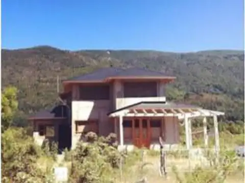 Casa en  Lago Puelo 2.000 m2 + Importante Casa de 235 m2 de gran calidad