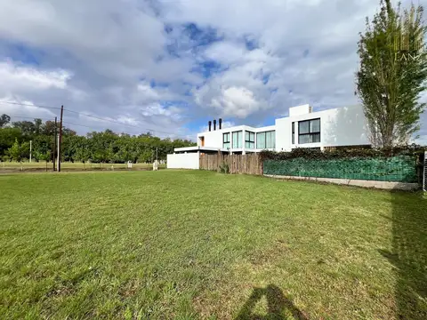 Terreno en Venta 10  mts Fondo