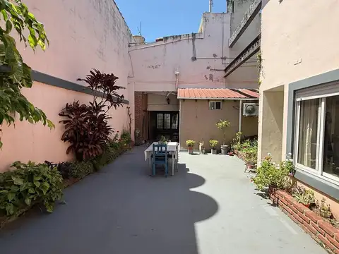 Depto Tipo Casa en Venta en Liniers, USD 140.000
