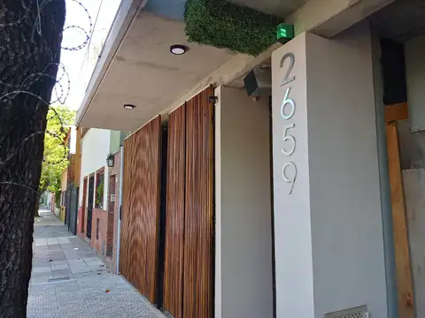 Monoambiente al frente con balcón -  luminoso - 4 Cuadras facultada de Veterinaria - A Profesional