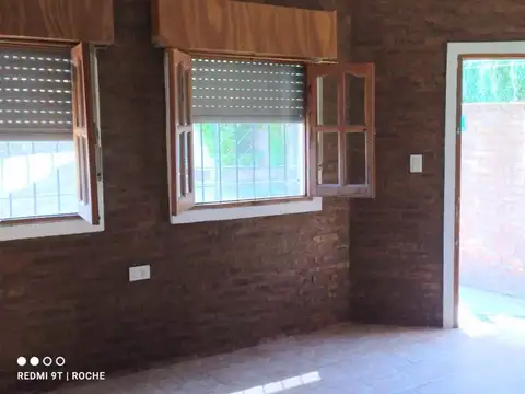 Casa 2 ambientes con 1 baño