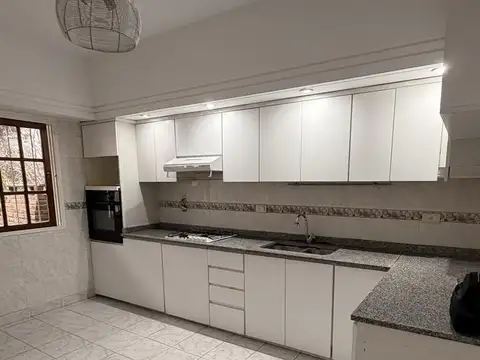 Depto Tipo Casa Monoambiente con 4 baños