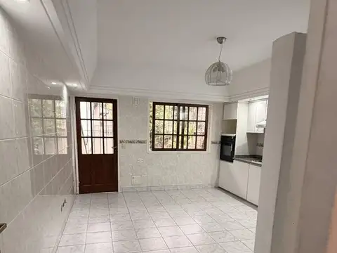 Depto Tipo Casa en Alquiler 27 años