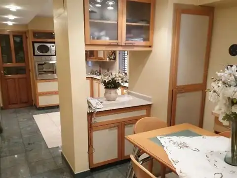 Departamento 6 ambientes con 3 baños