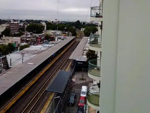 MORON CENTRO  - departamento dos ambientes apto profesional.