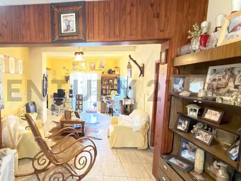 Casa 5 ambientes con 2 baños