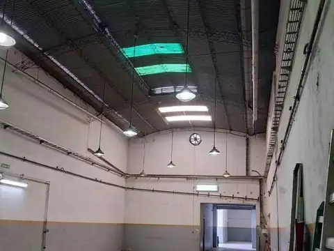 OPORTUNIDAD Depósito en ALQUILER 920 m2 en Autopista Perito Moreno Villa Devoto CABA