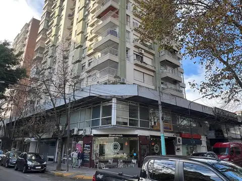 Martínez: Excelente Depto de 3 Dorm, con Baulera y gran terraza con Vista Al Río. Muy Luminoso.