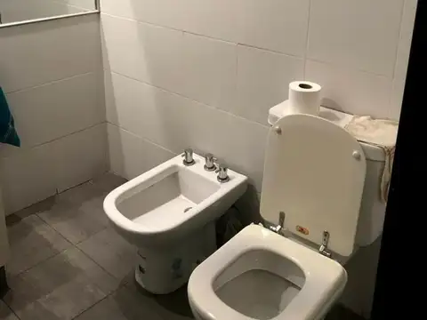 Oficina 3 ambientes con 2 baños