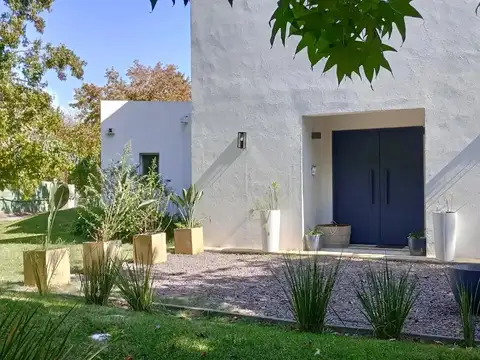 Av Pres A U Illia - Ex Ruta Nac 8 12200