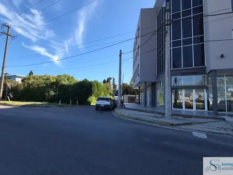 Oficina en Alquiler con 1 cochera