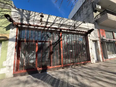 Local comercial con oficinas y terraza excelente potencial