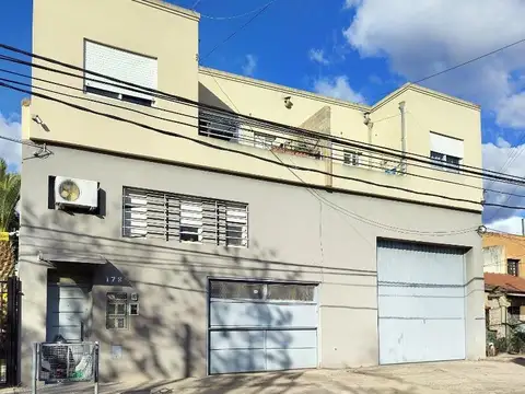 Amplio monoambiente en Castelar.