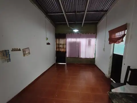 VENTA CASA 5 AMB PTE DERQUI LOCAL DEPENDENCIA