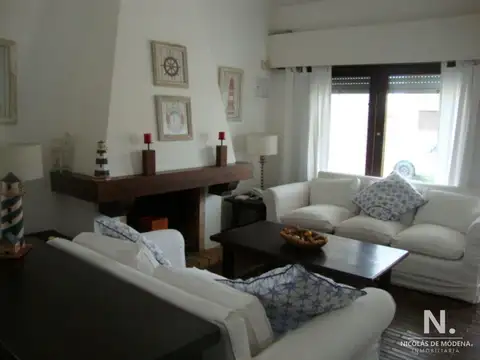 Casa en Alquiler Temporal en Manantiales, USD 16.000