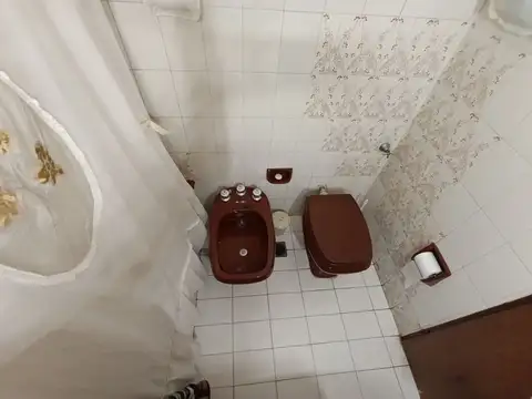 CASA VENTA CON LOCAL PABLO PODESTA