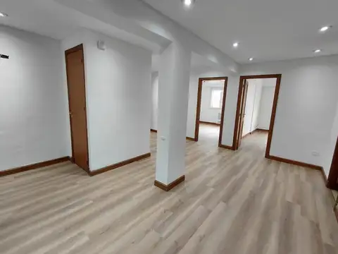 Departamento de 4 ambientes al frente - luminoso - c/balcón