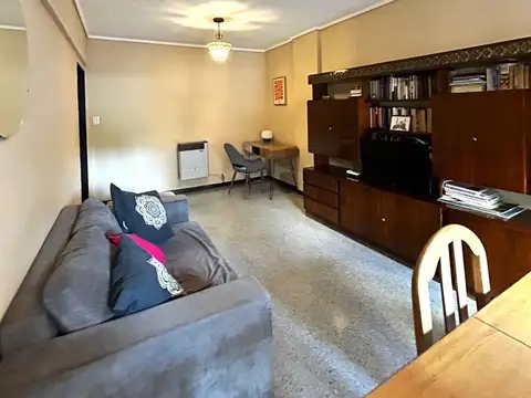 Departamento 3 ambientes con patio en venta en Lanús Oeste