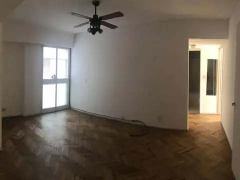 Oportunidad A Reciclar en Recoleta 3 ambientes con Dependencia