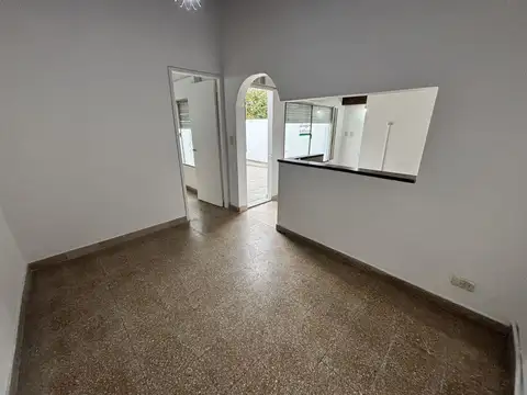 Departamento 2 ambientes a 100 mts estación!
