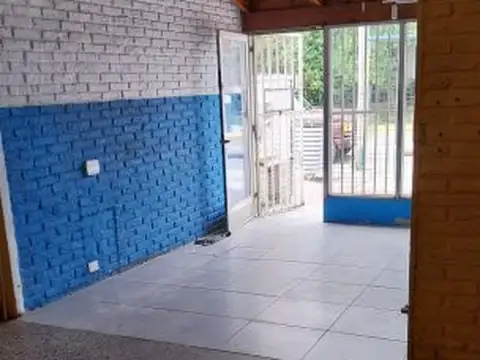 Local en alquiler Baigorria esquina Casiano Casas.