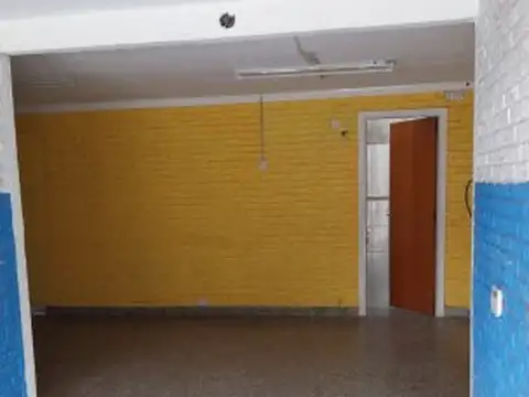 Local en alquiler Baigorria esquina Casiano Casas.