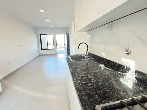 Casa 3 ambientes con 1 baño