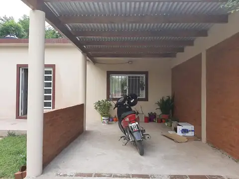 Casa 6 ambientes con 2 baños
