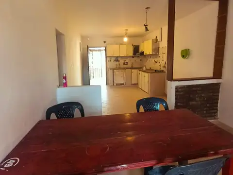 Casa 5 ambientes con 2 baños