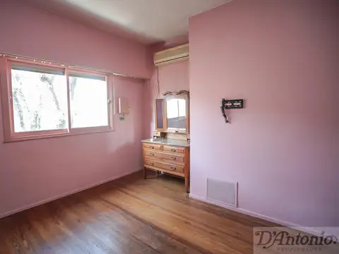 Casa en Venta en Parque Chacabuco, USD 260.000