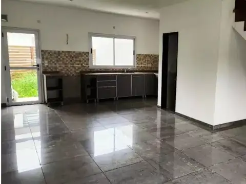 Depto Tipo Casa en Venta en Ituzaingó Norte, USD 160.000