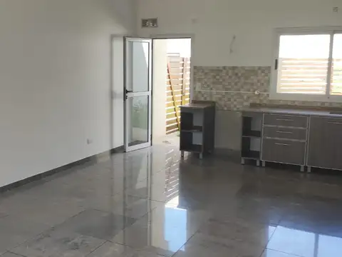 Depto Tipo Casa 4 ambientes con 2 baños