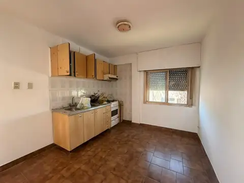 ALQUILER DEPARTAMENTO CON CASA PATIO TERRAZA OFICINA LANÚS OESTE