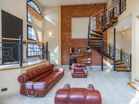 Casa 5 ambientes con 3 baños