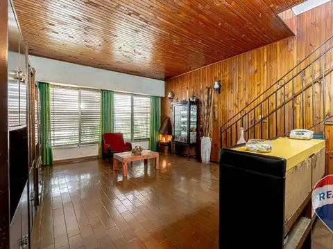 CASA 5 AMB, 8.66 x 37 C/COCHERA Y JARDÍN.