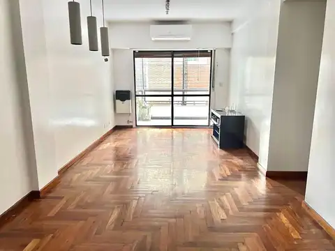 4 AMBIENTES AL FRENTE CON BALCON