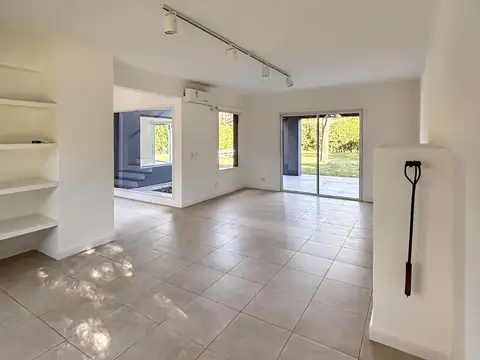 Casa en Alquiler de 4 dormitorios