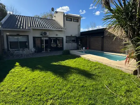 Casa en Venta en Berazategui, USD 230.000