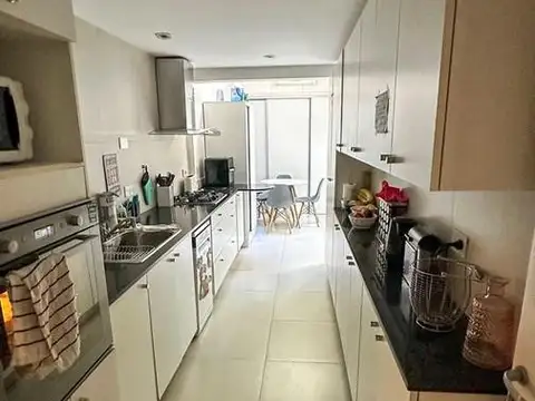 Casa 6 ambientes con 4 baños