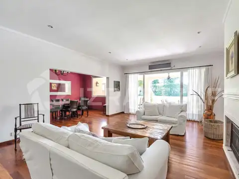Casa en venta con 4 dormitorios más escritorio en el barrio El Encuentro