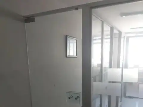 Oficina 2 ambientes con 2 baños